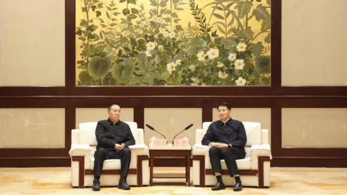 姜冬冬会见新疆商贸物流集团党委书记、董事长沈金生一行